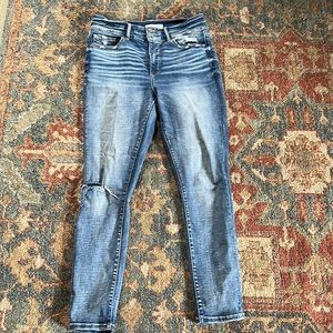 BKE Parker High Rise Skinny Jeans. Size 29.